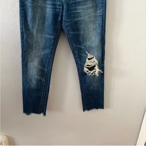 Madewell The Perfect Summer Jean: Destructed Edition - Picture 3 of 8